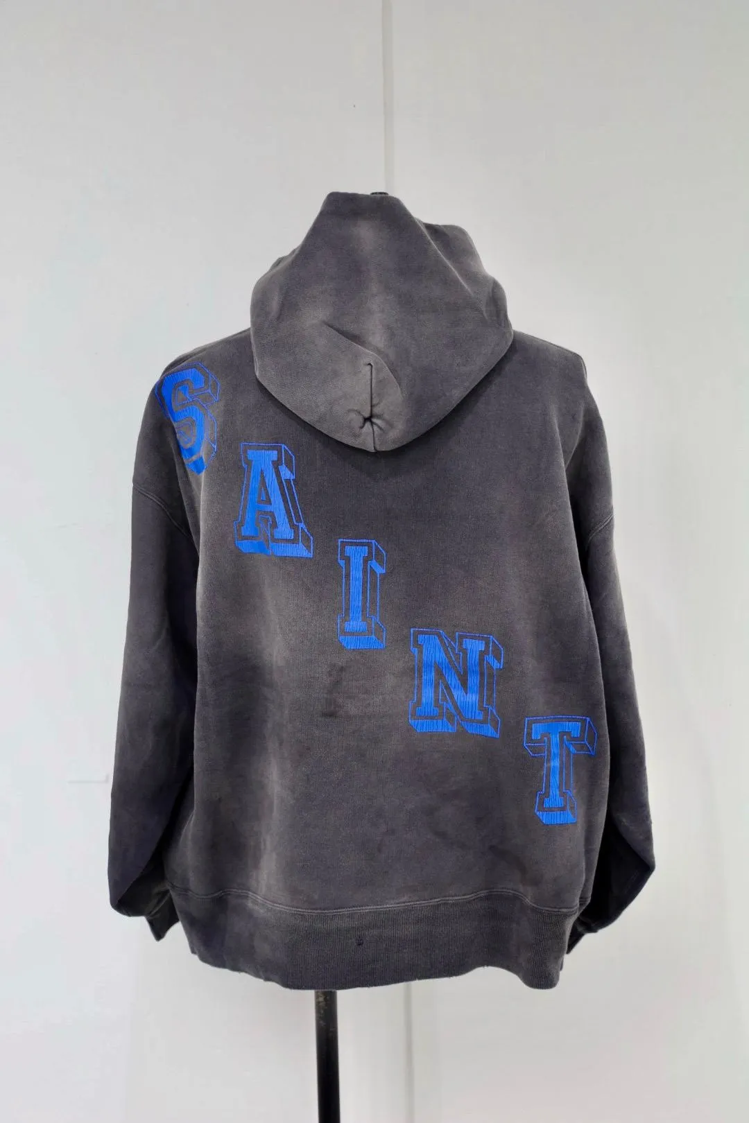 SAINT Mxxxxxx HOODIE/ANGEL/BLK 25 years new angel rebirth washed hoodie, washed black S-XL 25 years new version, revised many times, the version is more pure! Heavy washing water spray fading process, stronger distressing effect, handmade wormhole destruction treatment, genuine level distressed crack printing